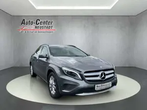 Mercedes-Benz GLA 200 AHK/PDC/NAVI/SHZ/BLU