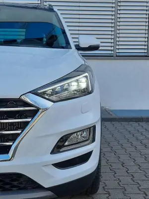 Hyundai TUCSON /4WD/Pano/AHK/360°/LED/ACC/DAB+/19"/EU6