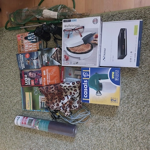 2 Wäschekörbe ggfls höherwertige Flohmarktgegenstände 