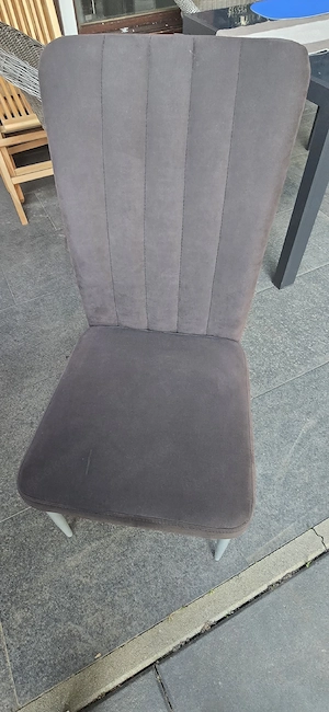 Tisch & 4 Stühle Bild 3