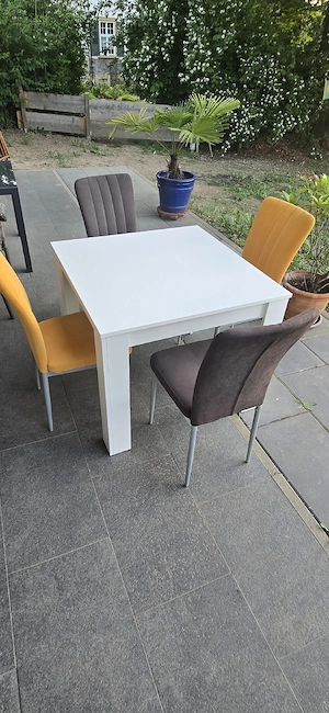 Tisch & 4 Stühle Bild 4