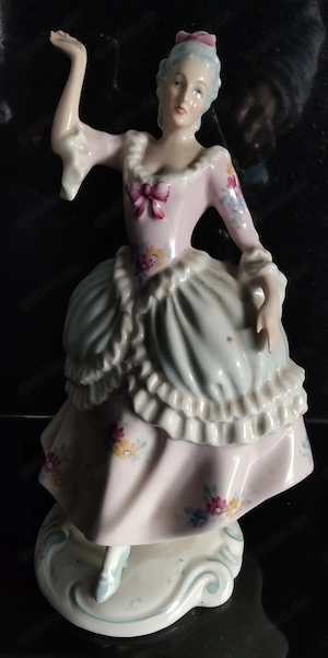 Figur Royal Dux, Tänzerin