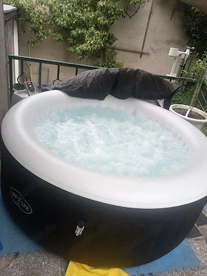 Frau für Whirlpool gesucht  Bild 2