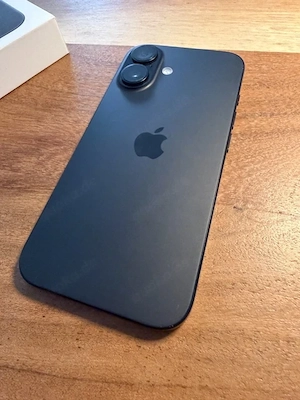 Apple iPhone 16 128GB schwarz gut  neu, funktioniert super plus akkukapazität 100%  Bild 4