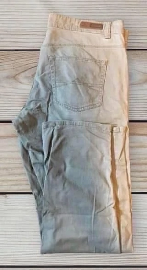 Hose von der Marke: Causal
