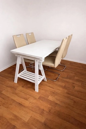 Esstisch mit 4 Stühle 