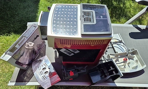 Kaffeemaschine DeLonghi ECAM 23420 SR  Silber  rot    (defekt!!) 