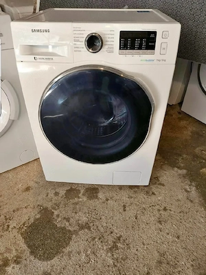 Waschmaschine vorhanden