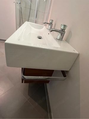 Badezimmer Waschtisch incl. Wandspiegel Bild 5