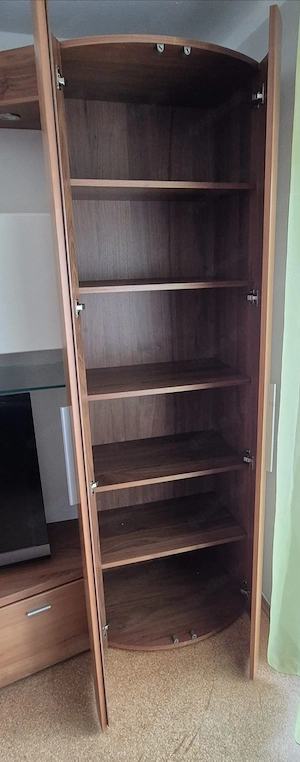 Exklusive Wohnwand mit Bar und Seitenschrank  Bild 8