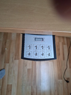 Schreibtisch elektrisch höhenverstellbar Bild 3