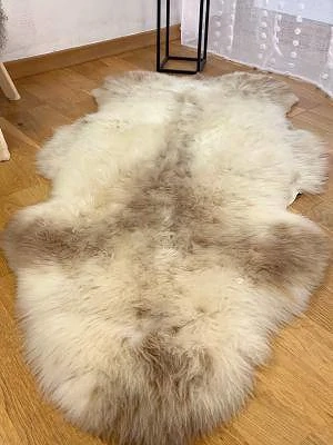 Natürliches, wunderschönes Melerade-Schaffell Bild 4