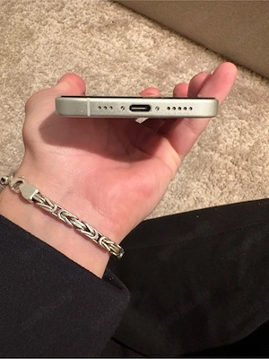 Apple Iphone 16 in Weiss Bild 4