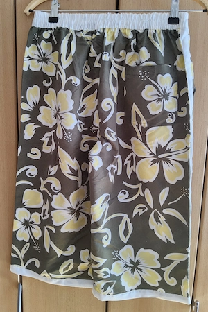 Bermuda - Badeshort - Kurze Hose  von  Staff  Only  -  M  -  khaki - gelb