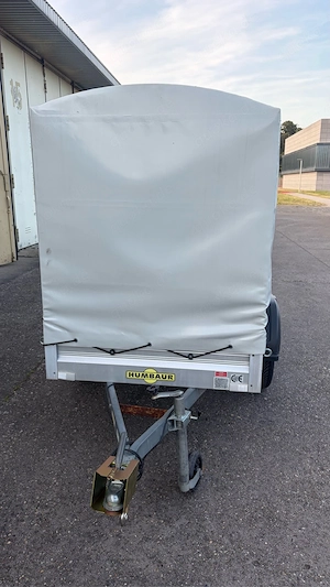 750kg Humbaur Anhänger mit Plane und Spriegel