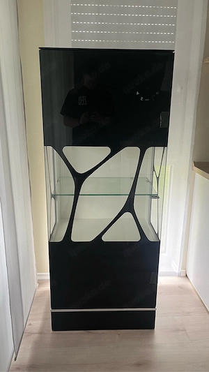Leonardo Cube Glasvitrine Bild 2