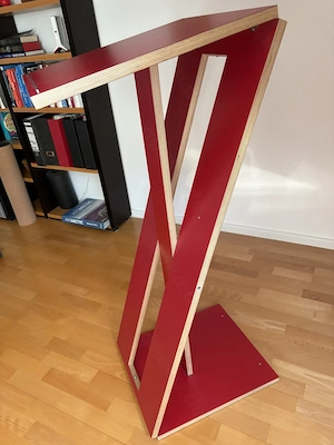 Stehtisch aus Holz - Designerstück in rot Bild 4