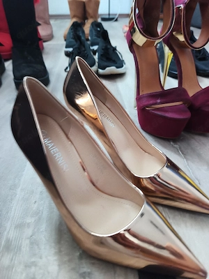 Goldene High Heels Bild 2