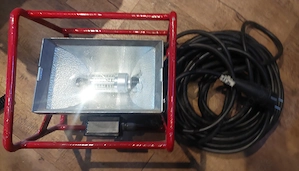 Baustrahler mit LED und 15 Meter