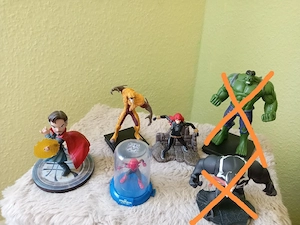 Pokémon und Marvelfiguren Bild 3