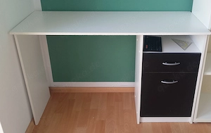 Schreibtisch in gutem Zustand 