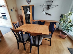 Hochwertiges Esszimmer aus Massivholz