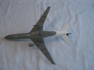 2 Alte Herpa Wings Flugzeug Modelle 1:200 OVP Bild 8