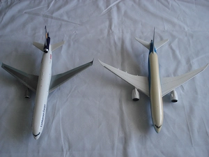 2 Alte Herpa Wings Flugzeug Modelle 1:200 OVP Bild 6