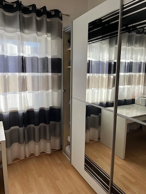 Kleiderschrank  Bild 2