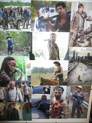 2 x The Walking Dead Zombie super Bilder im Bilderrahmen anschauen