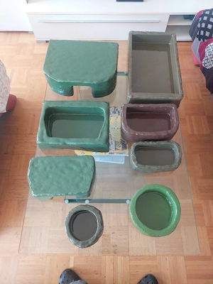 Biete Rückwände und seiten wände und Höhlen und wasserbecken an auf kundenwunsch.