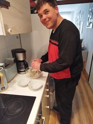 HALLO ICH HEISSE Sascha bin 45 und suche eine Mollige oder schlanke Frau mit Tattoos für eine nette 