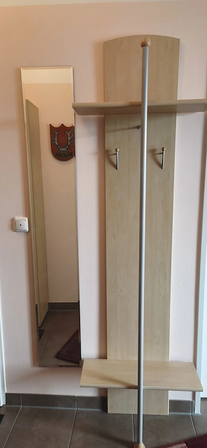 Garderobe mit Spiegel und 2 Schränken   guter Zustand Bild 1