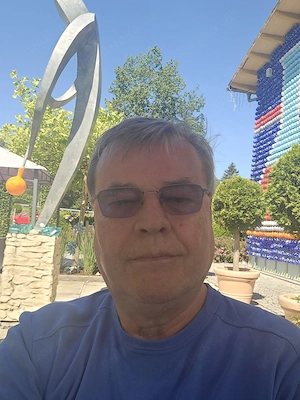 Alleinstehender Mann sucht eine alleinstehende Frau für eine Beziehung mit Liebe, Spaß und Freude
