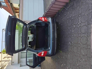 Skoda Fabia II Kombi , Automatik mit Mängeln und abgemeldet Bild 2