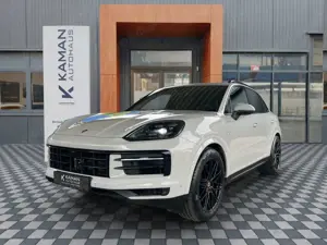 Porsche Cayenne E-Hybrid Kreide · NightVision · Massage