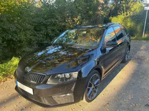 Skoda Octavia Octavia Combi 2.0 TDI (Green tec) DSG RS