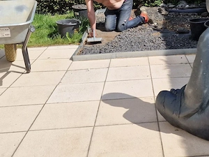 Suche Arbeit als Gartenbauhelfer oder Hundesitter