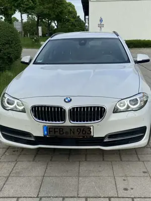 BMW 520 520d Touring Aut. Luxury Line,360°Kamera, Head-Up Display