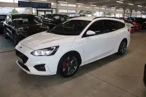 Ford Focus ST-Line X Turnier AHK LED NAVI CAM WinterP Bild 2