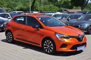 Renault Clio 1.6 E-TECH Hybrid Equilibre NAVI-LED-SHZ-1.HAND