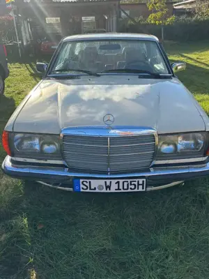 Mercedes-Benz Baureihe 123 280 CE Bild 5