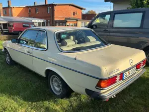 Mercedes-Benz Baureihe 123 280 CE Bild 3