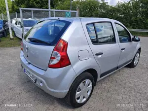 Dacia Sandero Bild 2
