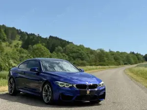 BMW M4 Coupe/Carbon/BMW-Service/Deutsch/San-Marino/