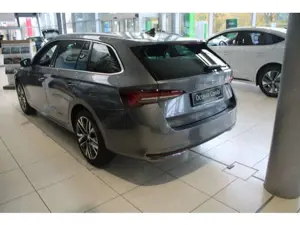 Skoda Octavia Combi 2,0 TDI DSG Selection Matrix/Navi/