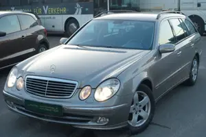 Mercedes-Benz E 200 T Kompressor*AVANTGARDE*AUTOMATIK*AHK*XENO