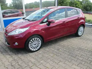 Ford Fiesta Titanium+5-trg+Alu+PDC+wenig km
