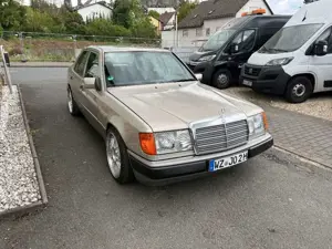 Mercedes-Benz E 200 E-Klasse