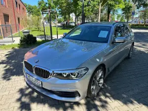 BMW 530 d Tour*Kamera*W+Som.räder* Live Cockpit*Navi